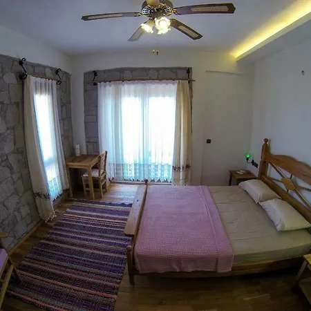 Lantgård Farmidaya Biotel Küçükkuyu