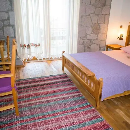 Lantgård Farmidaya Biotel